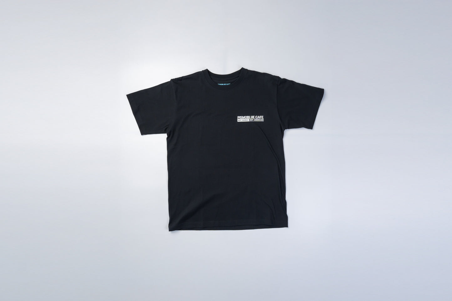 ピズモブルーカフェ　オリジナルTシャツ　タイポグラフィ2　ブラック