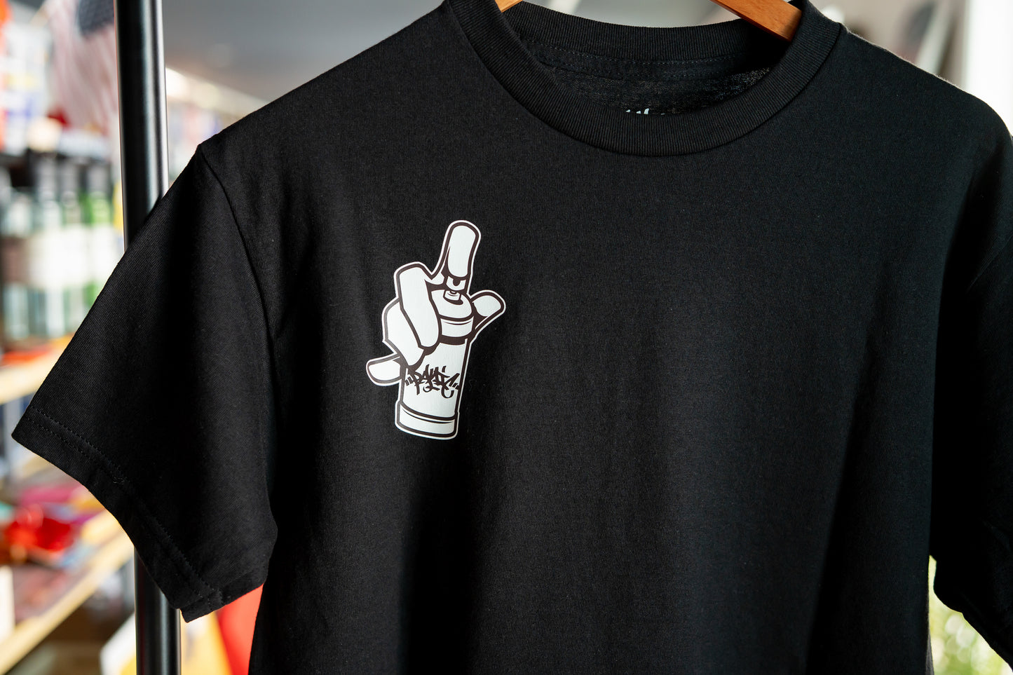 PANIC 39 パニック39 グラフィティキャラ Tシャツ [SPRAY CAN] - ブラック