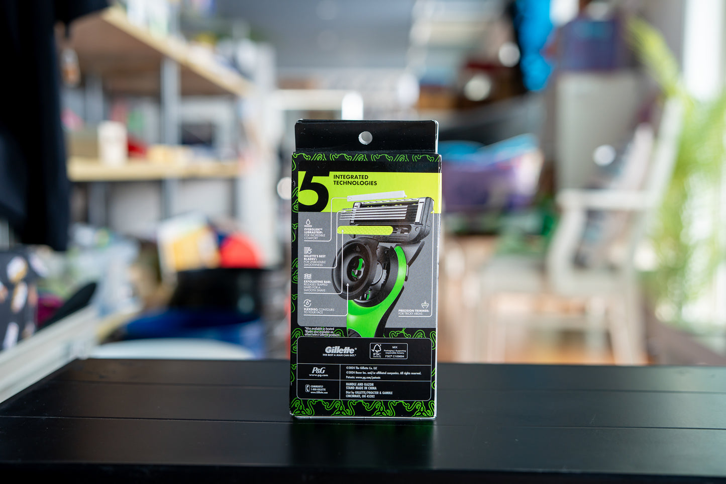 ジレットラボ × レイザー コラボカミソリ 限定モデル [GilletteLabs × Razer] マグネットスタンド付