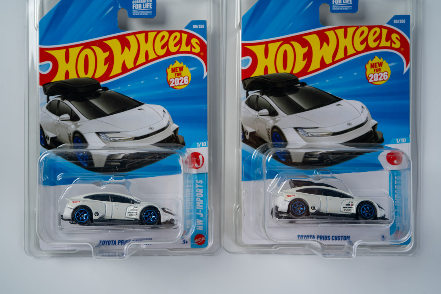 ホットウィール トヨタ プリウス ルーフボックス有無